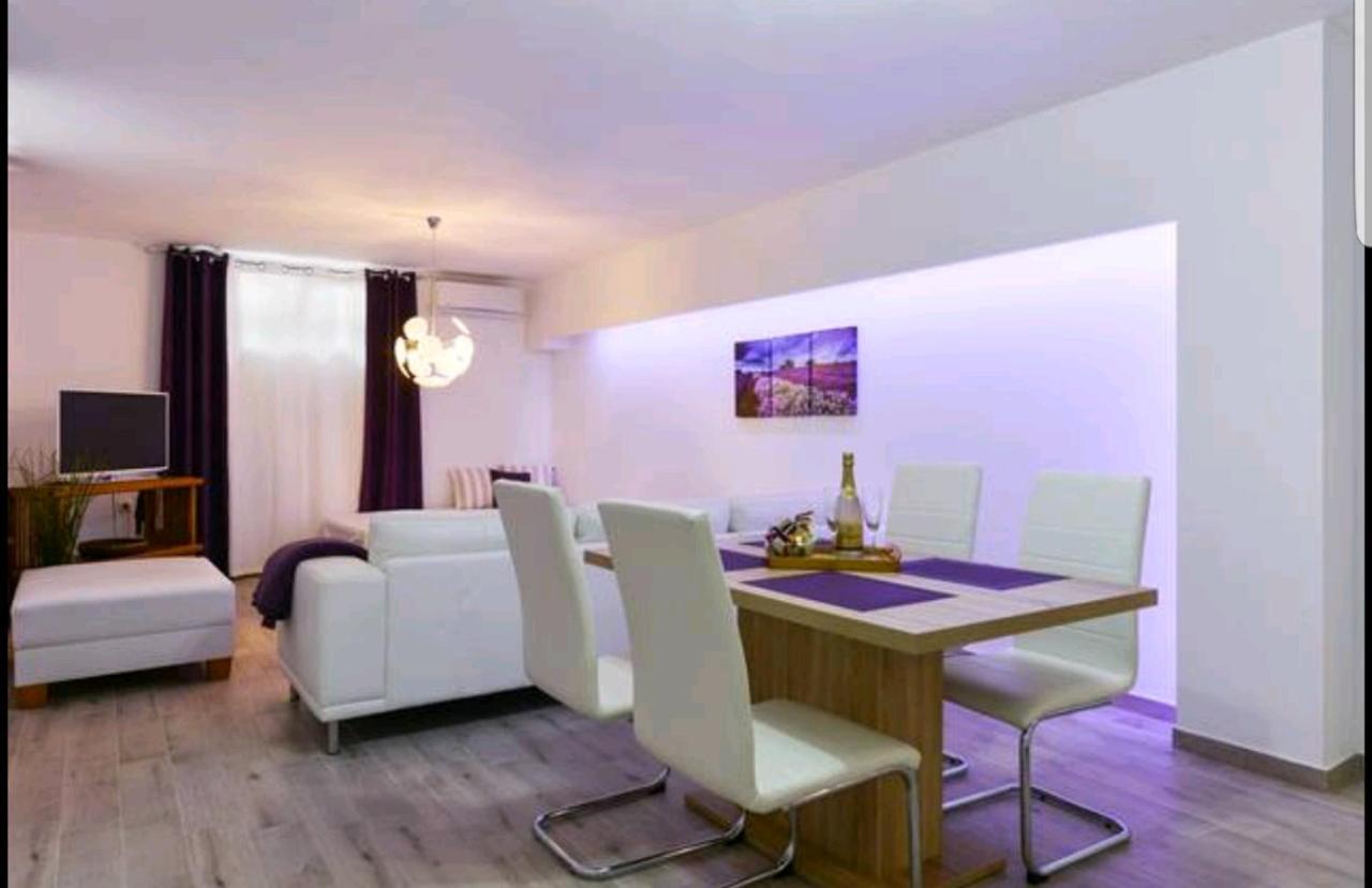 Deluxe Apartments Goya Zara Esterno foto