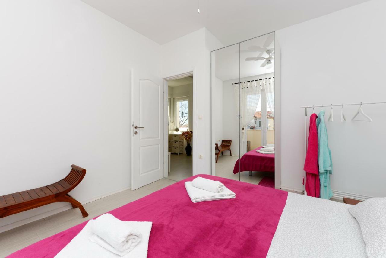 Deluxe Apartments Goya Zara Esterno foto